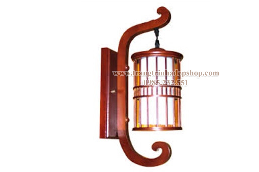 den-treo-tuong-khung-go-mau-04-trangtrinhadepshop